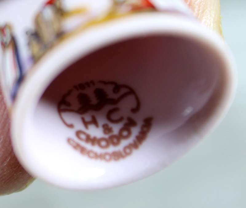 Bone China thimble - Harvest time - Chodou Czechoslovakia