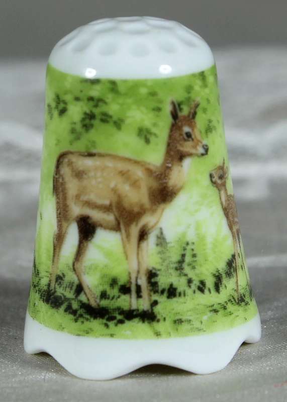 Bone China thimble - Sophienthal (Germany) Fallow deer