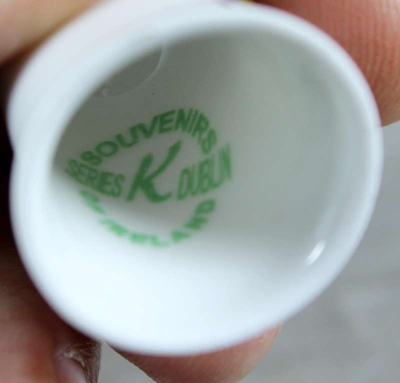 Bone China thimble - Series K Dublin - Harp