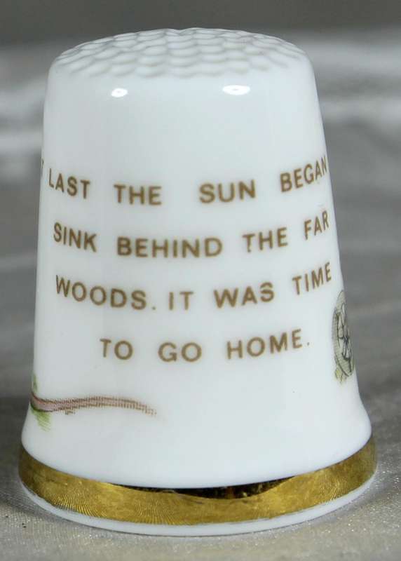 Bone China thimble - Royal Doulton Spring - Jill Barklem 1983 - Mrs Apple