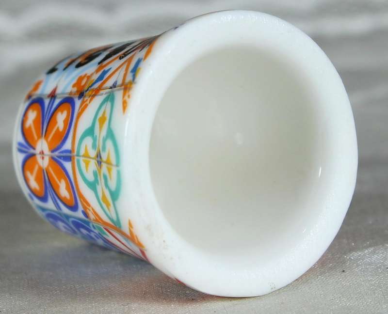 Bone China thimble - Lisboa - Hand painted - Ole Mosaic
