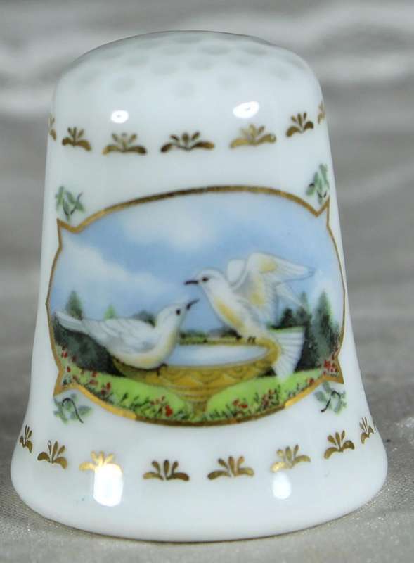 Bone China thimble - Johan Selmann - Doves - West Germany