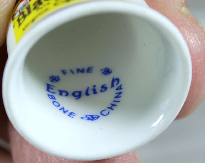 Bone China thimble - Advertising thimble - Black Cat