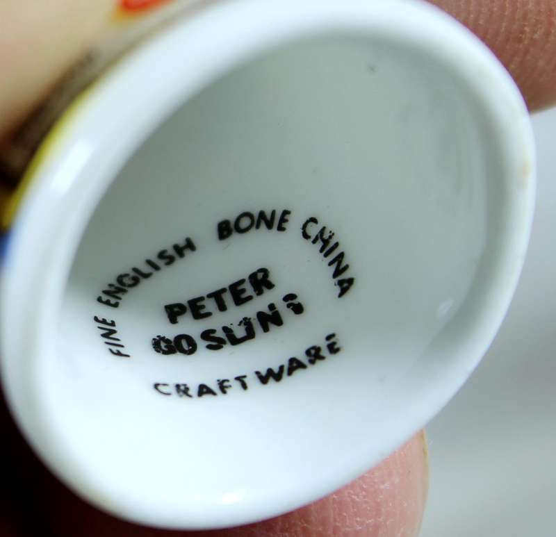 Bone China thimble - Advertising thimble - Pair of Swan Ink - Graduated - Craftware