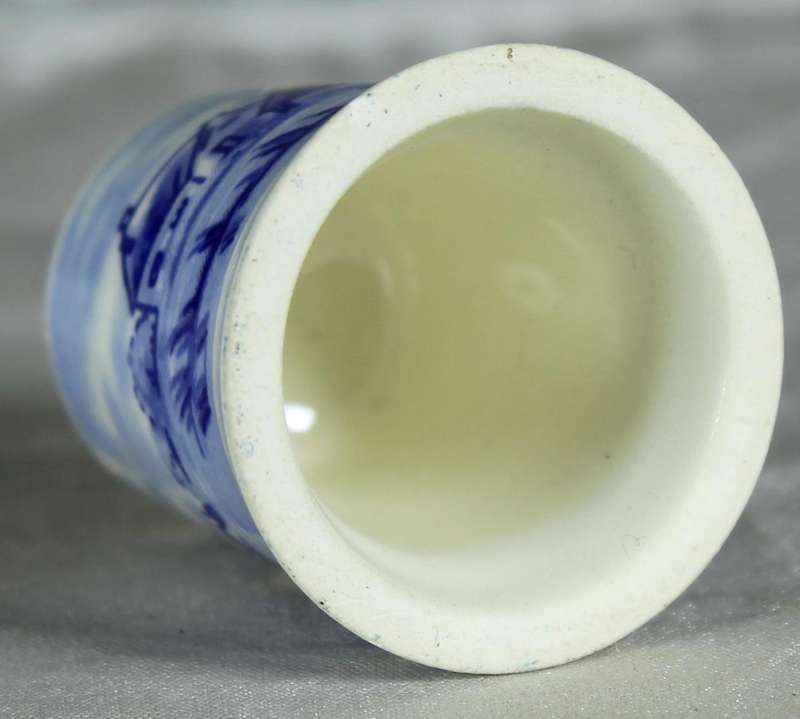 Bone China thimble - Dutch windmill and farm