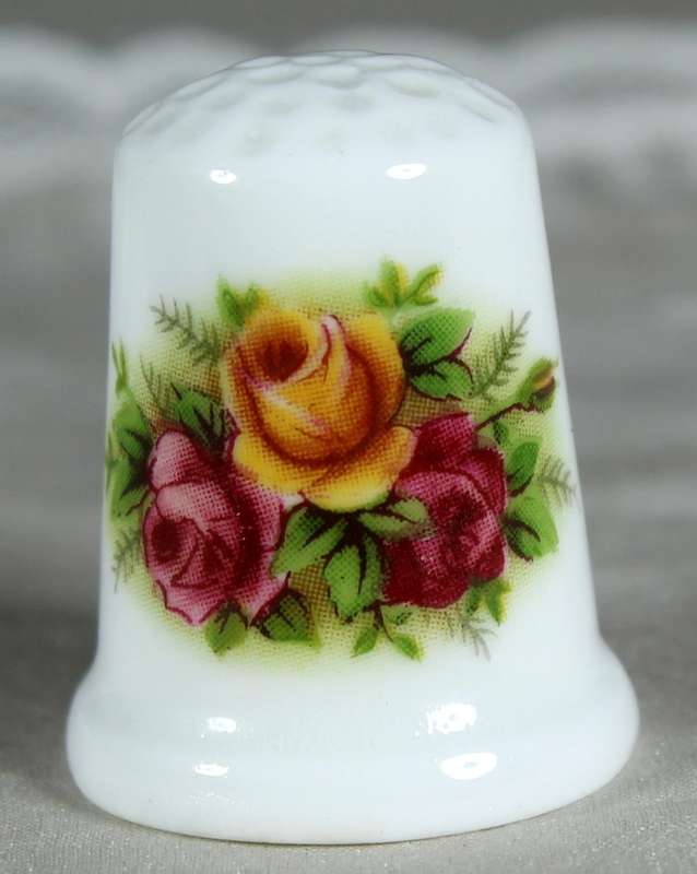 Bone China thimble - Roses - Fenton