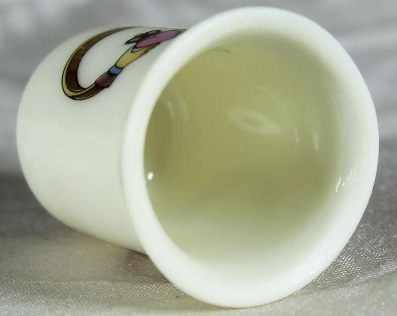 Bone China thimble - Claddagh - Parian bone