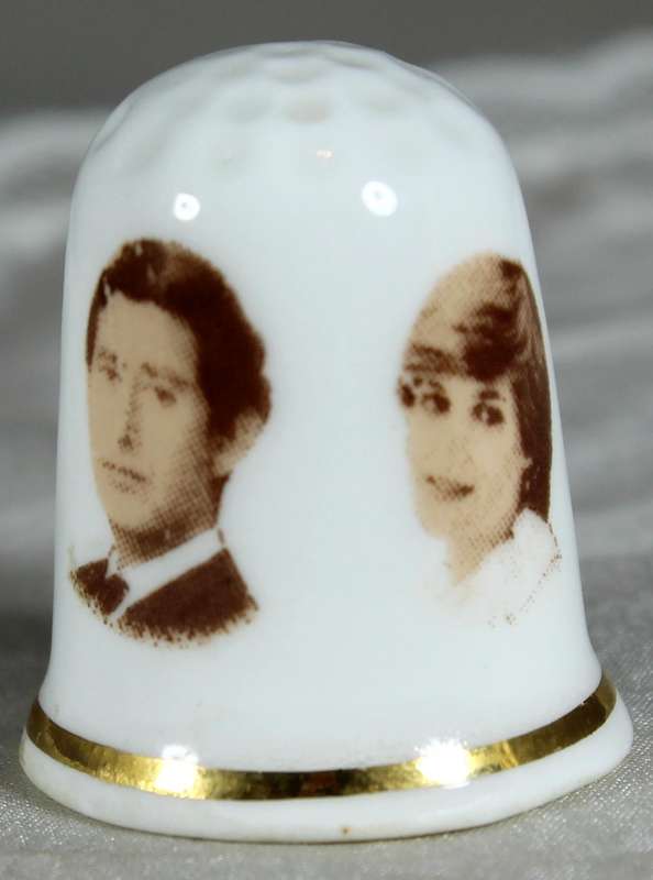 Bone China thimble - Charles & Diana - Sutherland