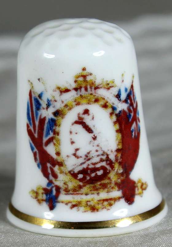 Bone China thimble - Queen Victoria - Stock-on-Trent