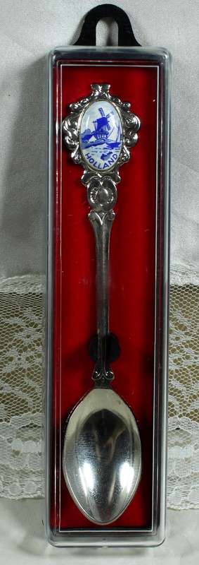 Souvenir spoon - Porcelain Dutch windmill