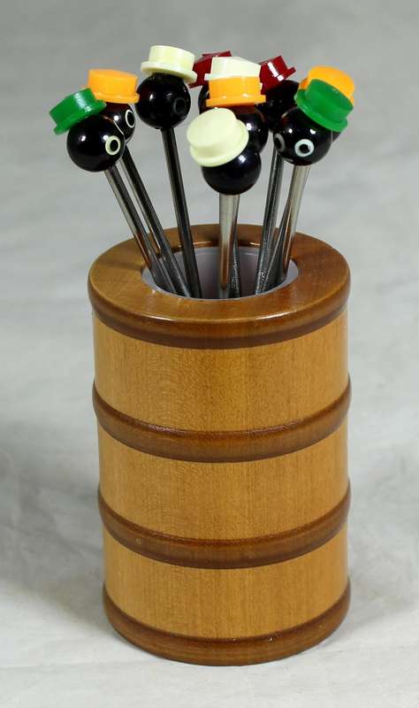 10pc Chick pickle forks