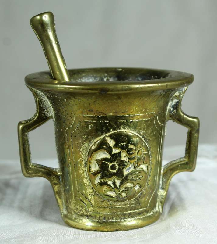 Small brass - Mortar & pestal