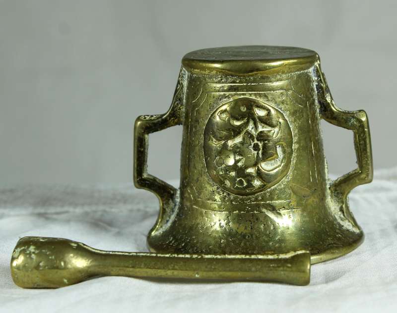 Small brass - Mortar & pestal