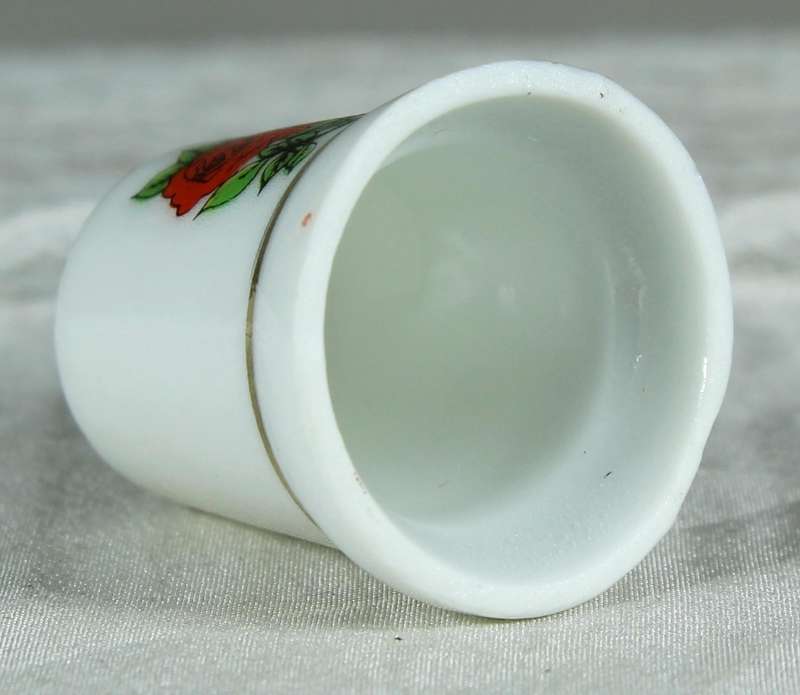 Bone China thimble - red roses