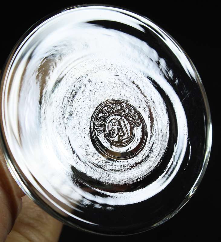 Pair of BBW wine glasses