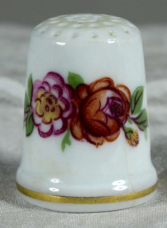 Bone China thimble - pink flowers - Rdo. Mallorca