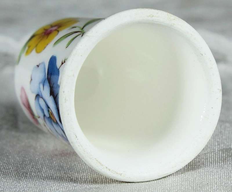 Bone China thimble - yellow & blue flowers