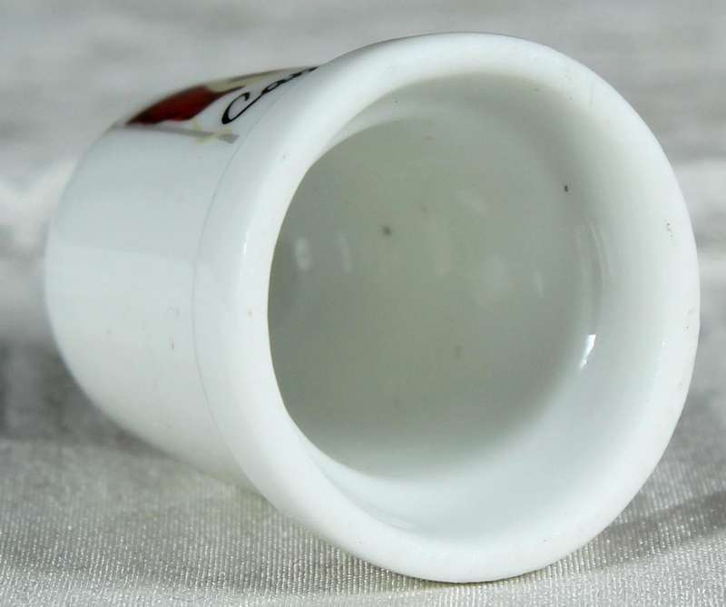 Bone China thimble - Canada