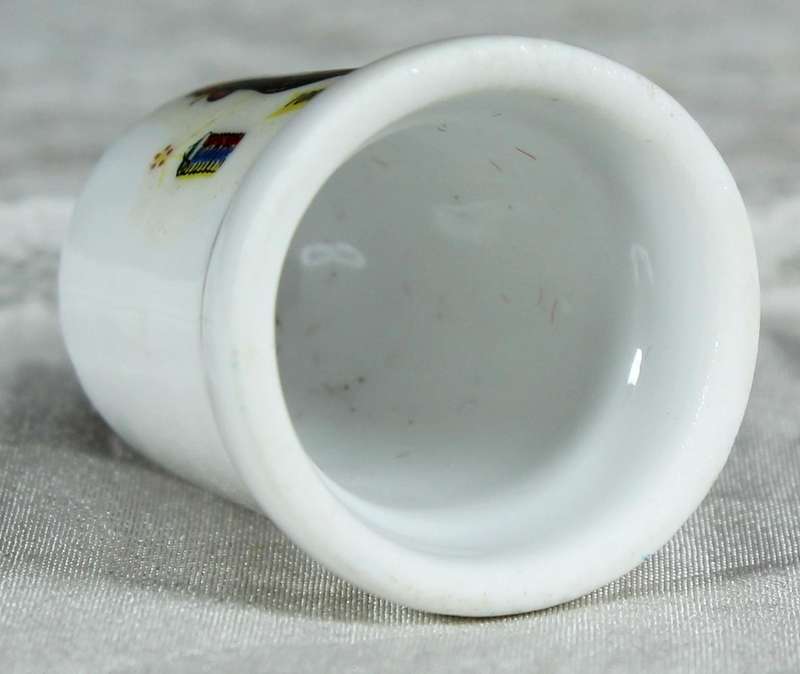 Bone China thimble - Portuguese chicken