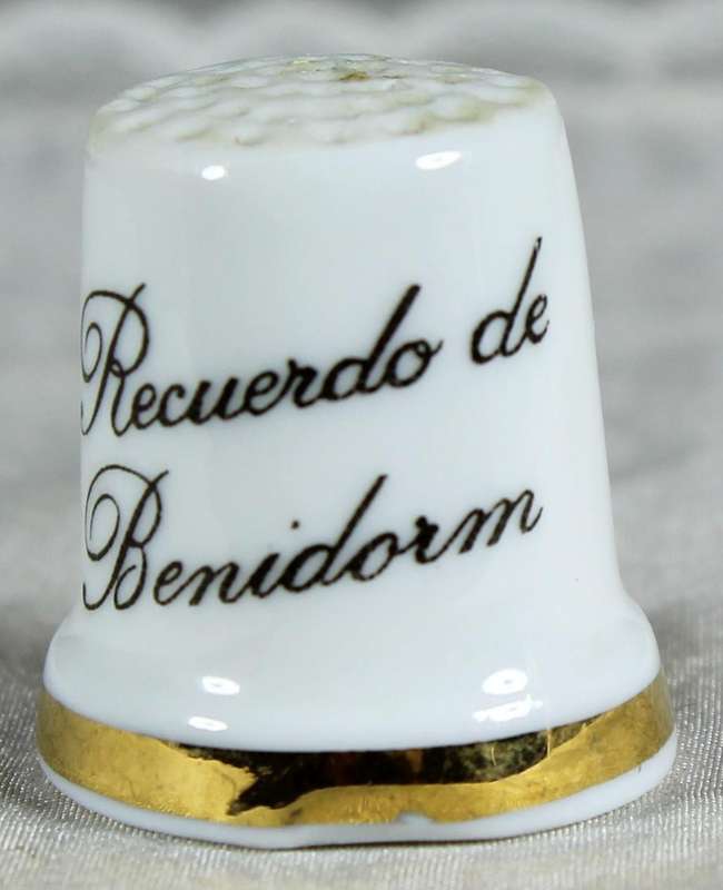 Bone China thimble - Victorian man serenading a lady