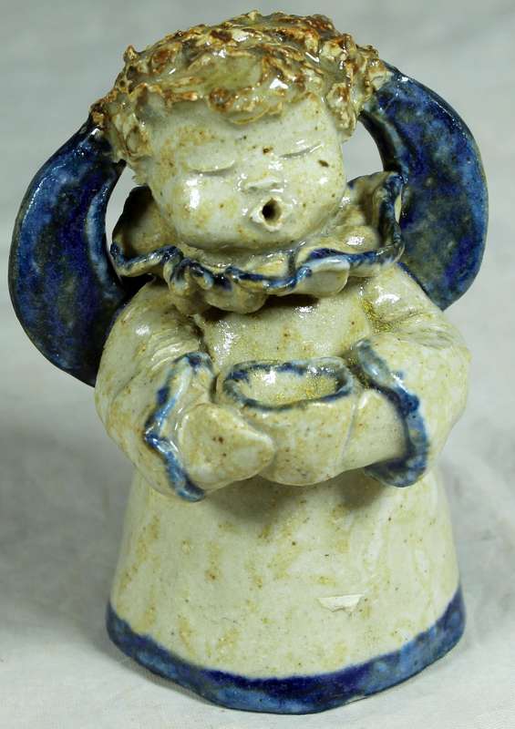 Singing pottery angel