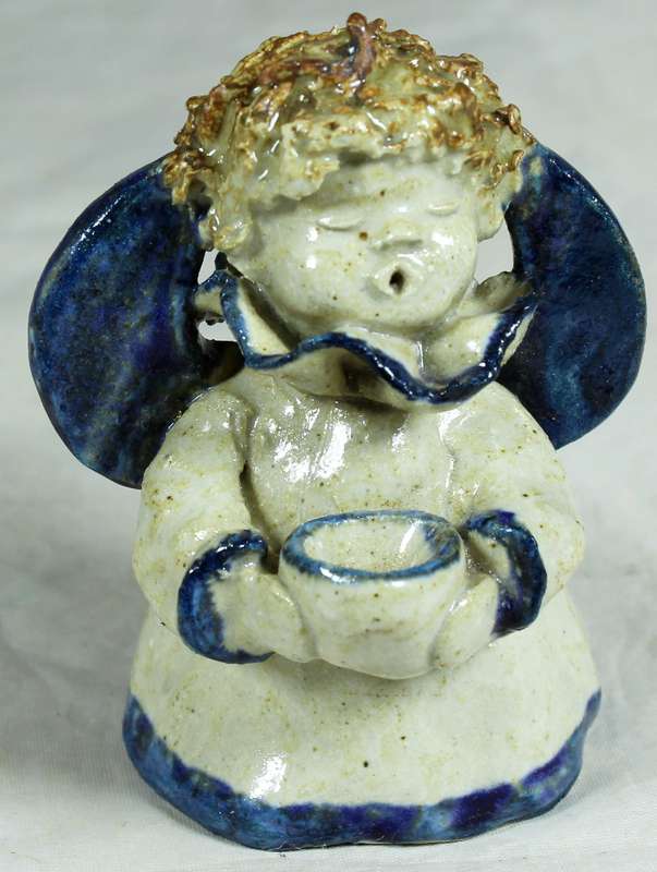 Singing pottery angel