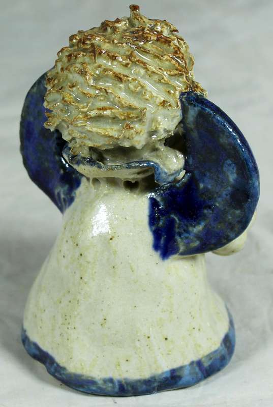 Singing pottery angel