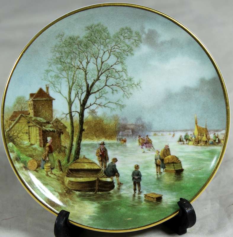 Coalport mini plate of winter landscapes