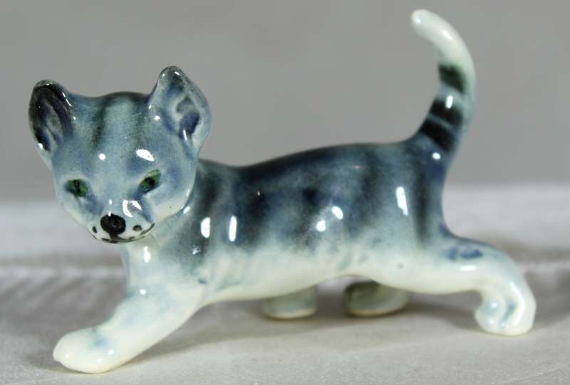 Miniature porcelain cat