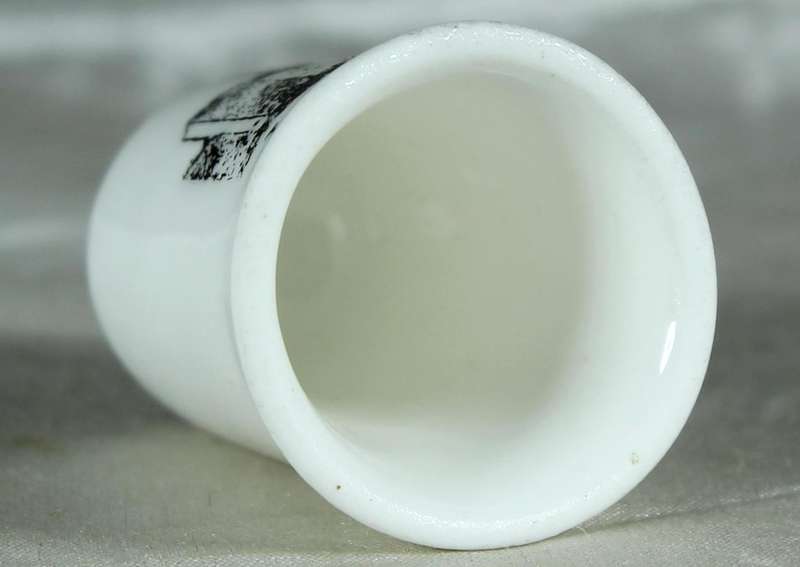 Bone China thimble - Ludlow
