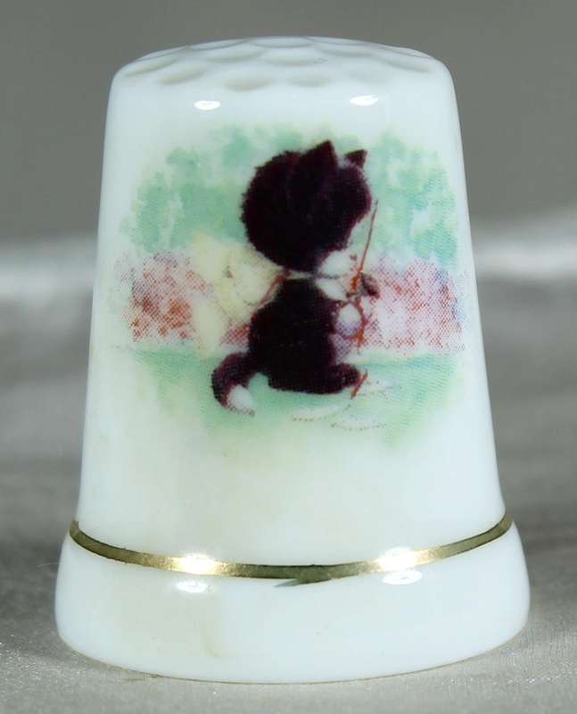 Bone China thimble - kitty with pink flowers