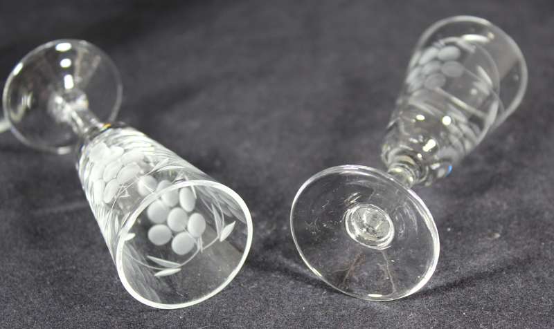 Set of six liqueur glasses with etched grapes motif
