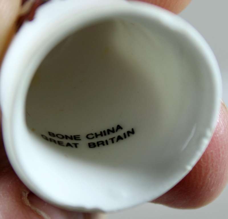 Bone China thimble - Wales dragon