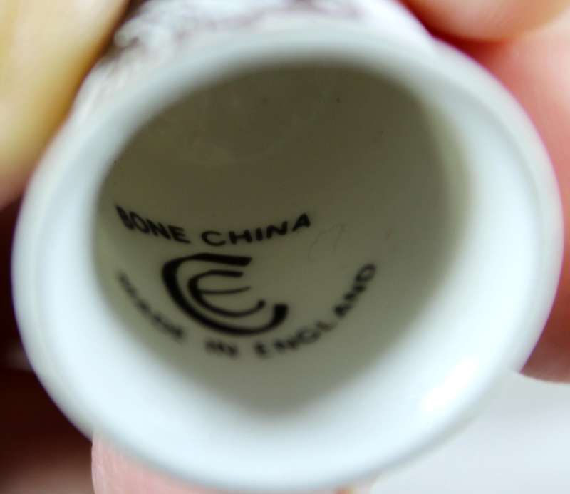Bone China thimble - Aquarius - January 21 to February 19