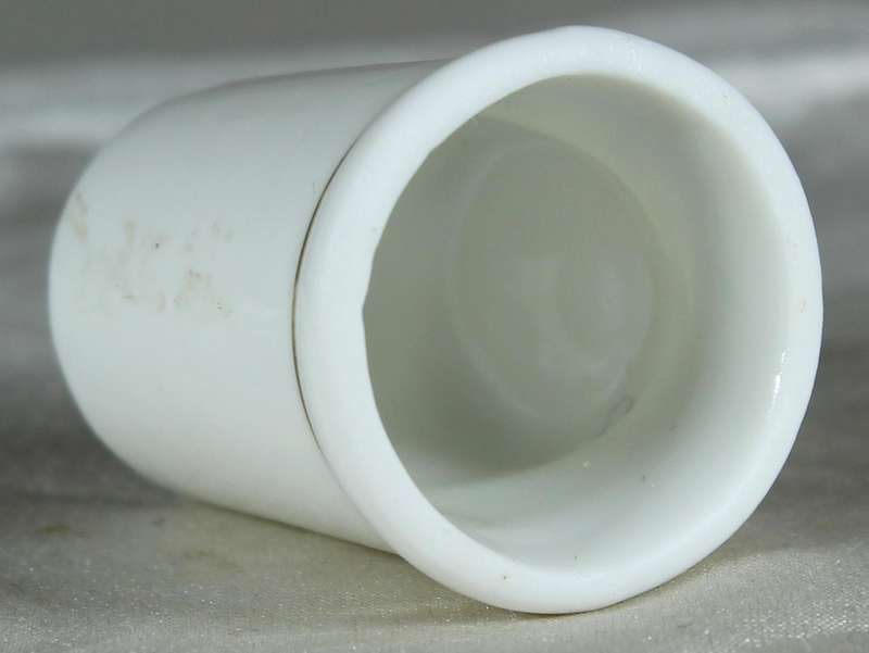 Bone China thimble - Chrimson Rosella - Australia
