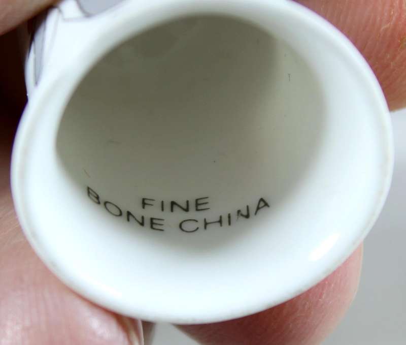 Bone China thimble - Eeyore