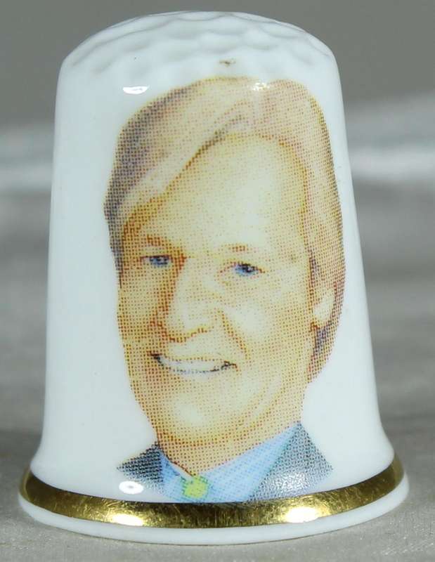 Bone China thimble - Coronation str - Ken Barlow by William Roache - Bronte China