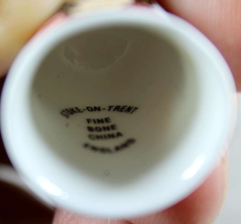 Bone China thimble - Coronation str - Sally Webster - Stoke-on-Trent