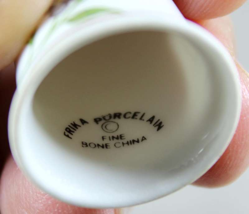 Bone China thimble - love Miny - Frika porcelain
