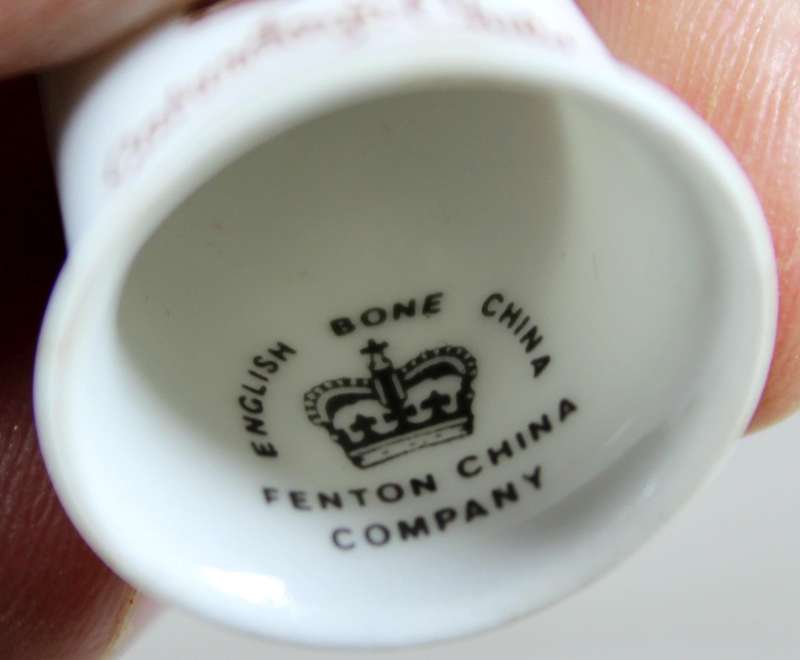 Bone China thimble - Saturday's child