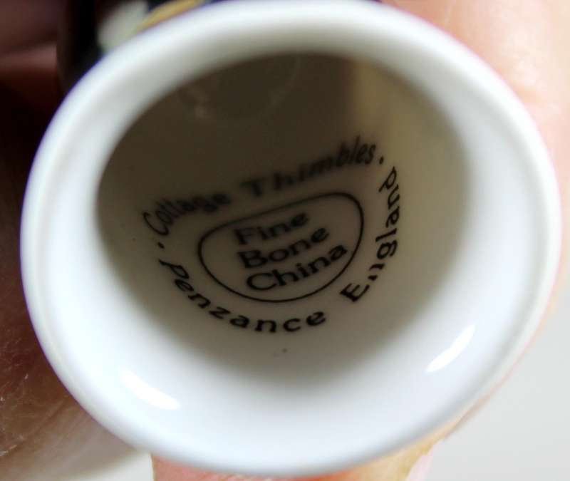 Bone China thimble - Royal blessing - 9 April 2005