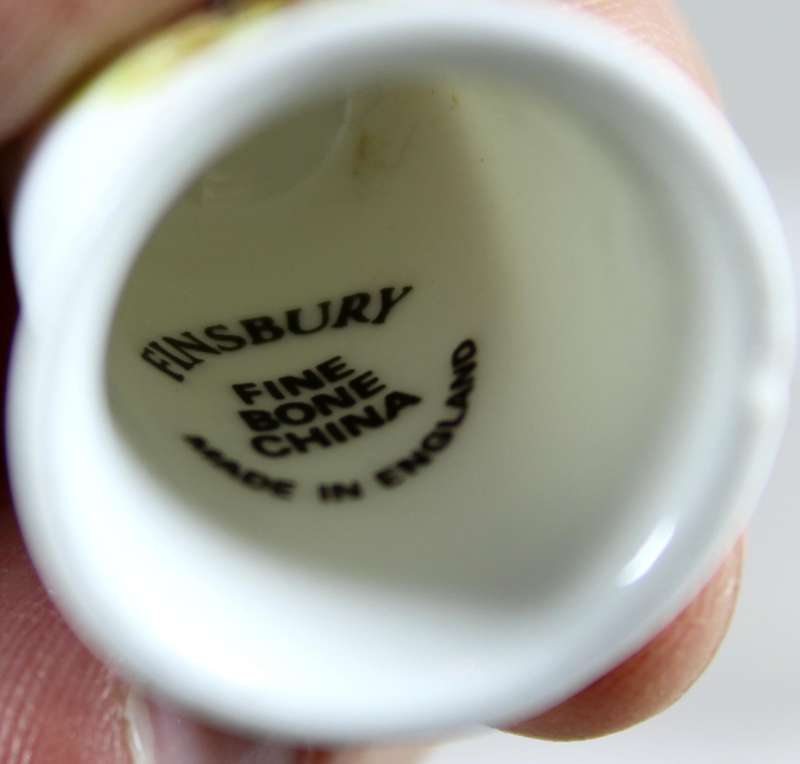 Bone China thimble - rabbit - Finsbury