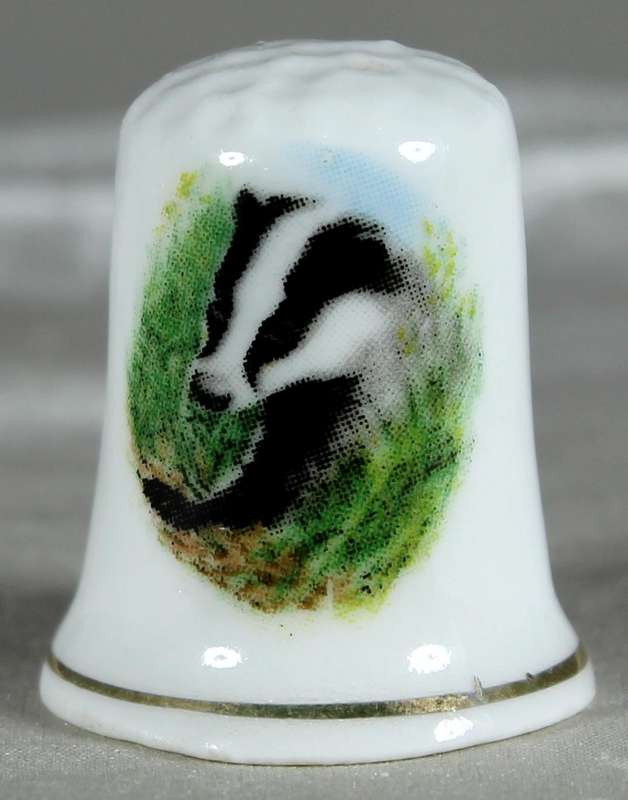 Bone China thimble - skunk - B&W ceramics