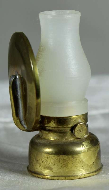 Miniature brass gas lamp with reflector
