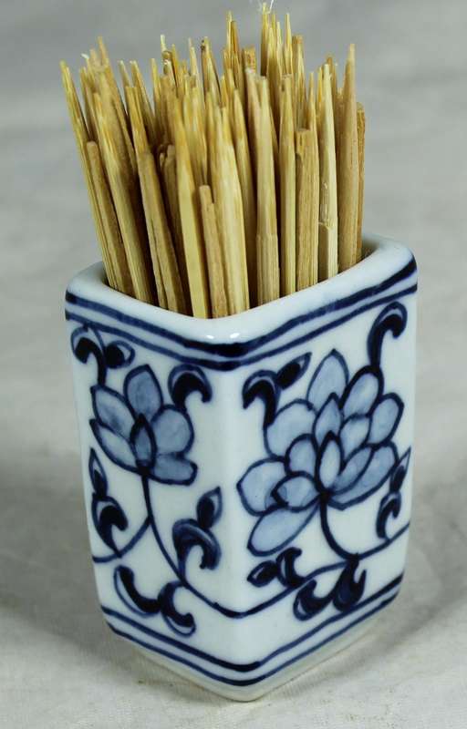Blue & white porcelain toothpick holder