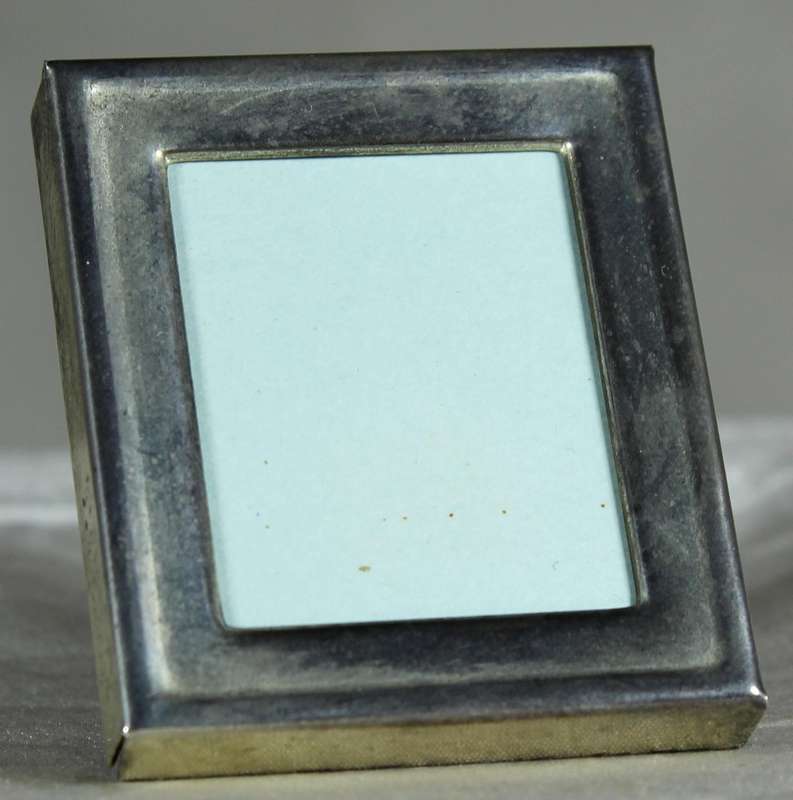 Miniature picture frame