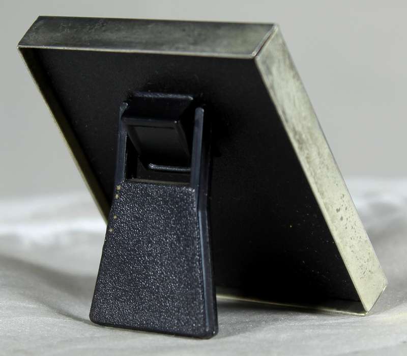 Miniature picture frame