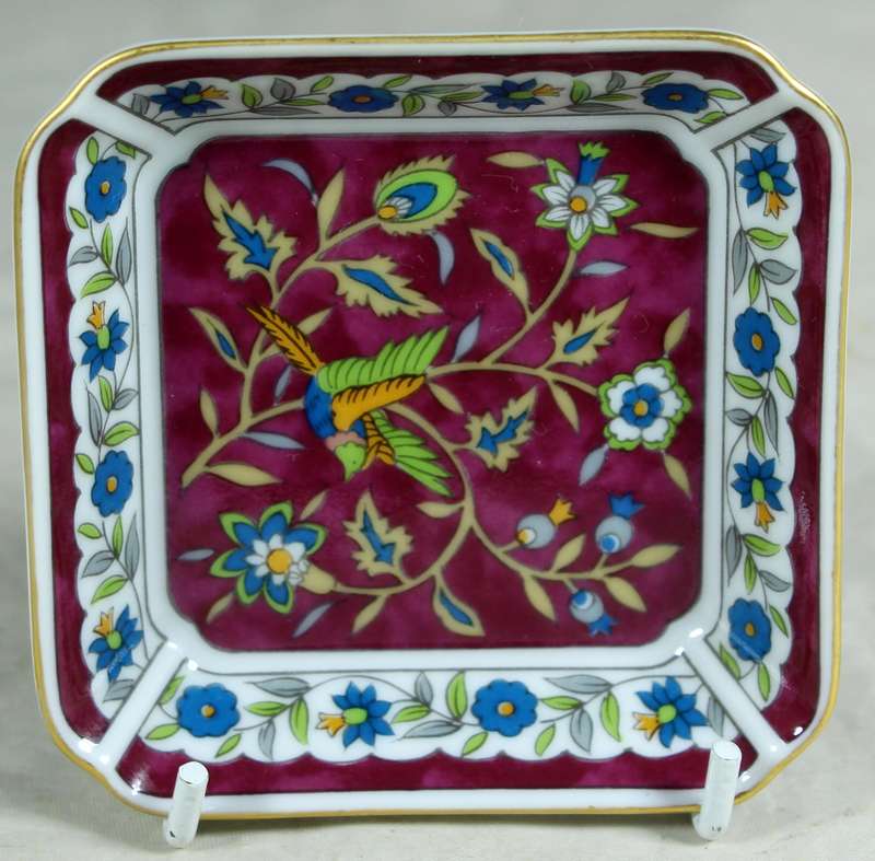 Small Imari style trinket bowl - red