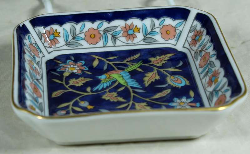 Small Imari style trinket bowl - blue