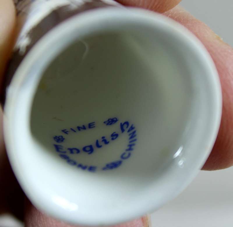 Bone China thimble - Fleetwood